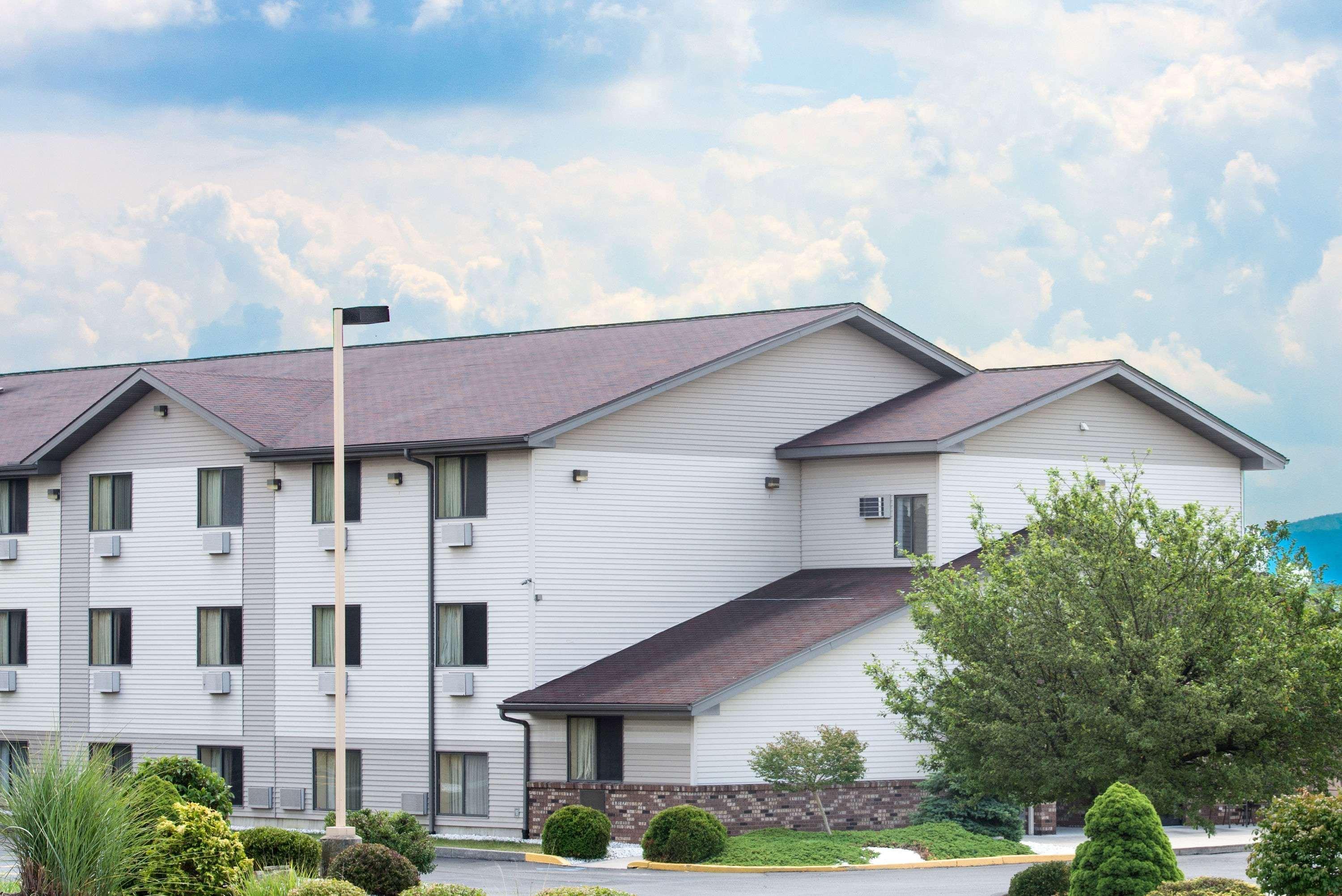 Hotel Super 8 By Wyndham Altoona Exteriér fotografie
